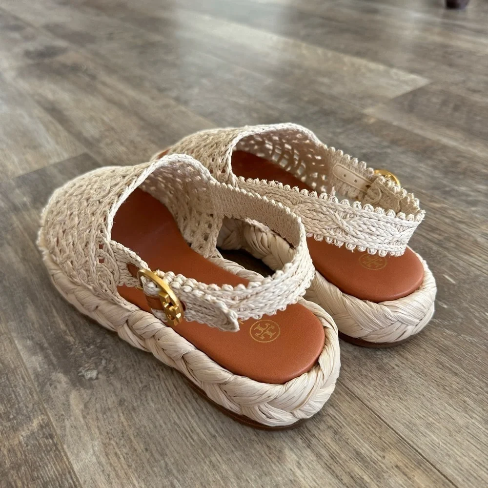 Like new! TORY BURCH RAFFIA ESPADRILLE SANDAL PLATFORM NATURAL/GOLD LOGO w/BOX